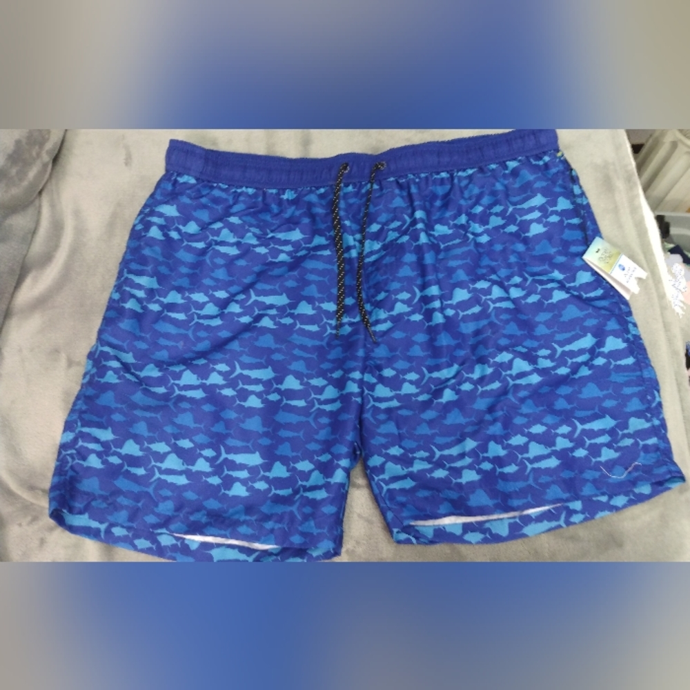Ocean & Coast Men's swim trunks. Blue fish print. Size XL. Nwt